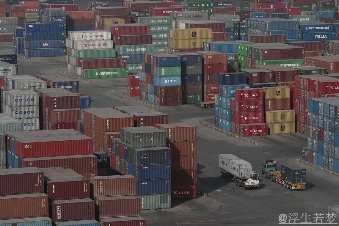 美国航线蓬勃发展!集装箱运输预订量激增277% 美国航线蓬勃发展!集装箱运输预订量激增277%